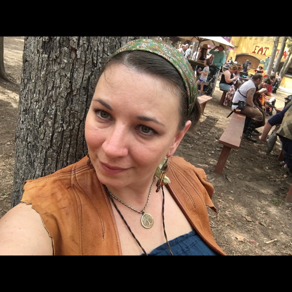 Meet your Posher, Nicole